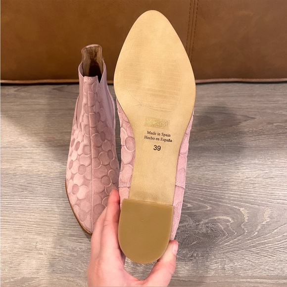 ANTHROPOLOGIE Pink Suede Floral Embossed Chelsea Boots Size 8.5 - Picture 10 of 13